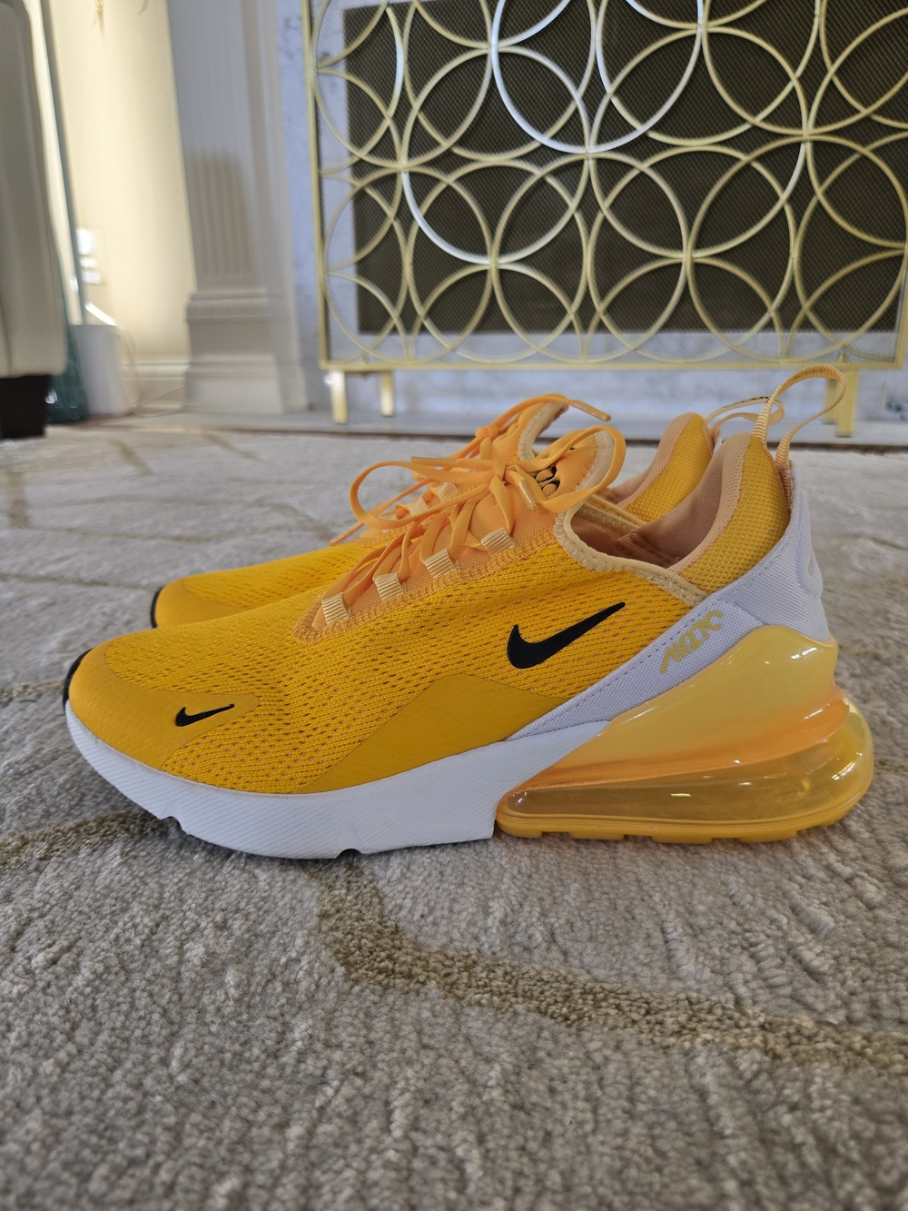 Nike Air Max 270 'University Gold' Yellow/White Sneakers Women's Size 8.5